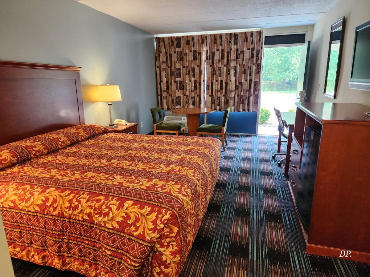 Royal Inn Motel-シャーロッツビル 部屋 写真
